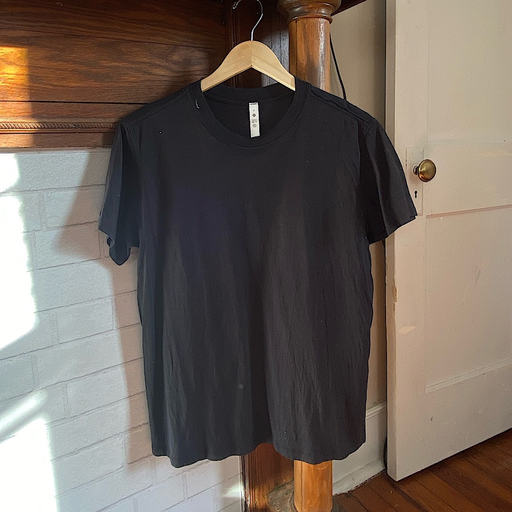 lululemon athletica Black Short Sleeve Tee
